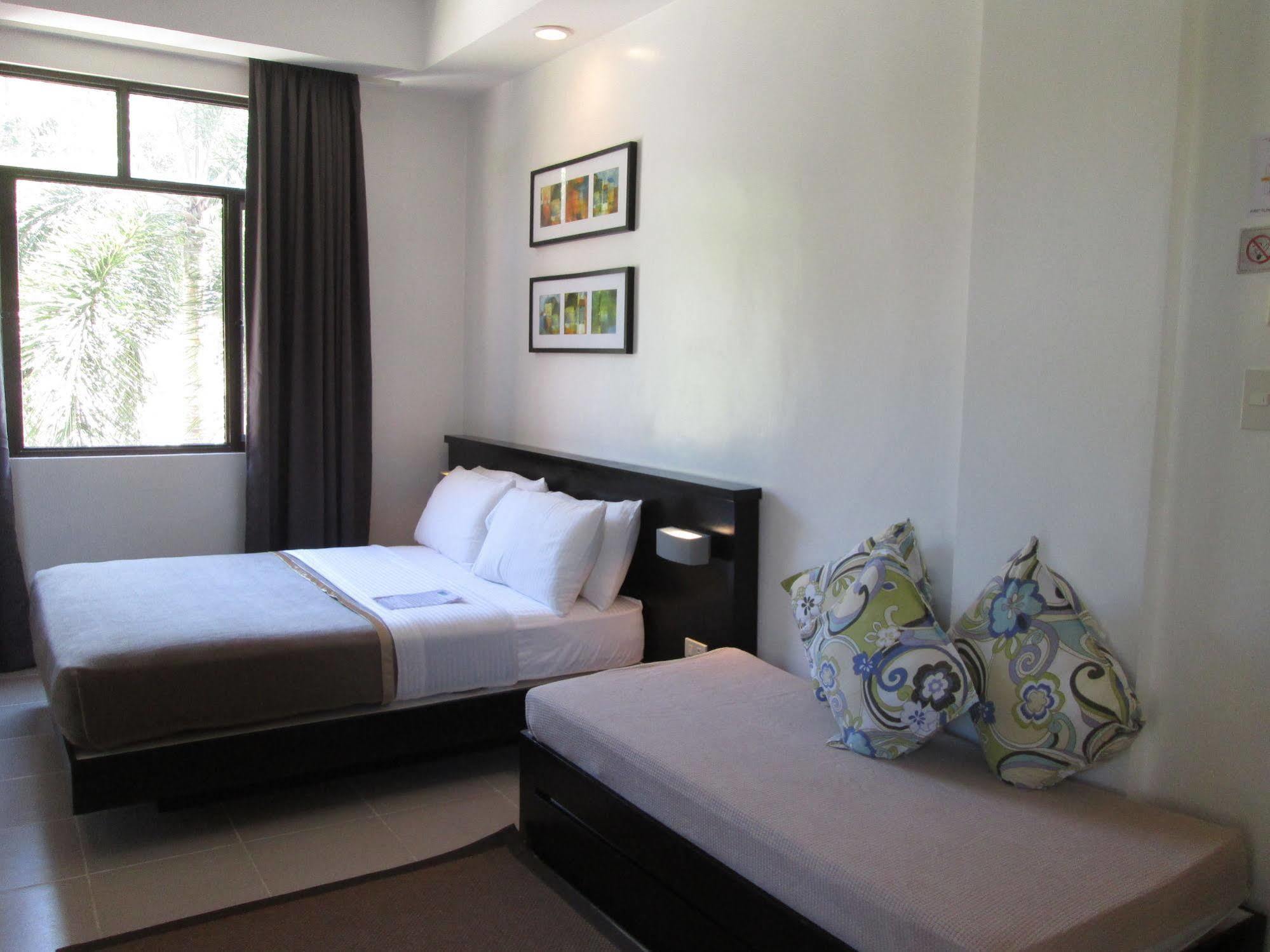 One Crescent Place Hotel Balabag  Ngoại thất bức ảnh