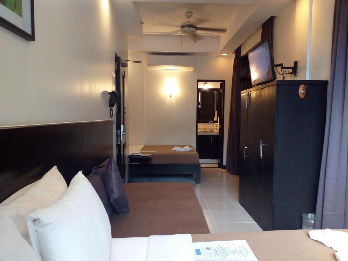 One Crescent Place Hotel Balabag  Ngoại thất bức ảnh